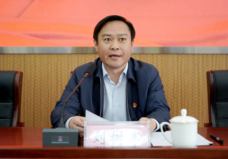 省委组织部副部长刘树军,学校党委书记刘龙海出席典礼并讲话.